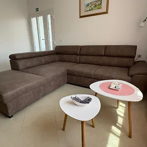 Ante Apartment